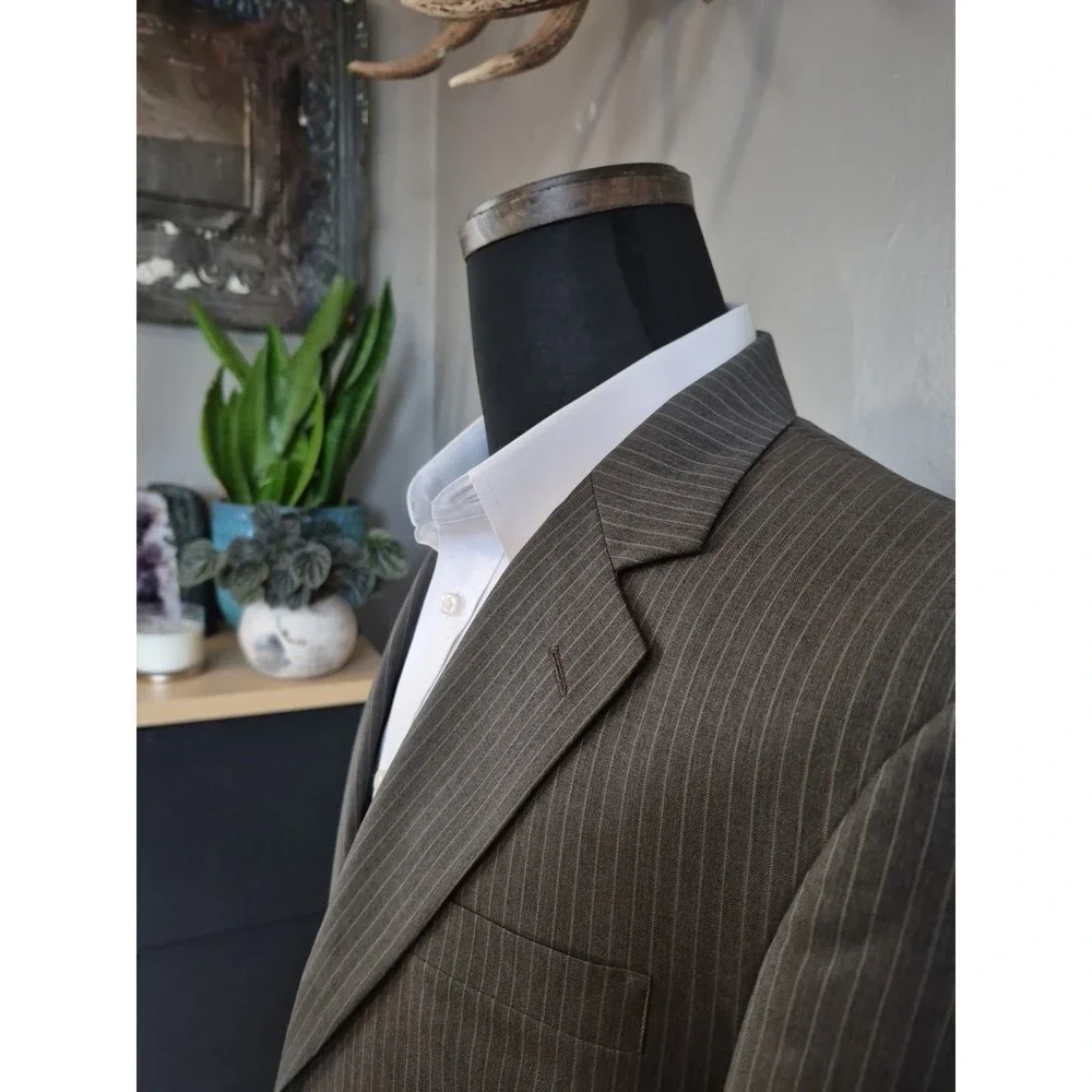 Jos A Bank Mens Wool Sports Coat 38S Gray Pinstripe 2 Button Blazer I505